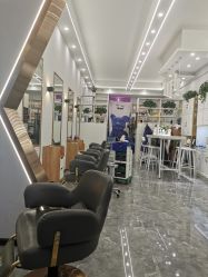 -V8潮牌·接发烫染连锁