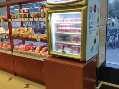 面包甜点陈列柜-红宝石·鲜奶小方(长阳店)