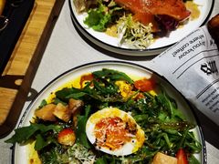 烟熏三文鱼色拉-YUE·6·西式融合餐厅(外滩六号店)
