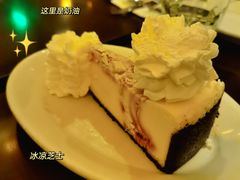 白巧克力蓝莓大理石纹蛋糕-The Cheesecake Factory 芝乐坊餐厅(王府中環店)