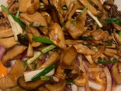 -老街坊美食汇(玉兰大街店)