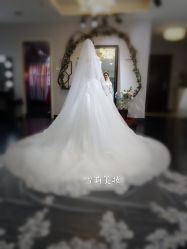 -雪莉美妆婚纱馆