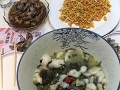-辣小妮de川菜馆(红旗Mall店)