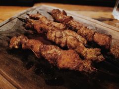 红柳羊肉串-阿里家·新疆烤肉酒場 by MIG