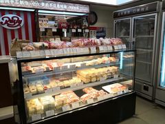面包甜点陈列柜-红宝石·鲜奶小方(曲阳店)
