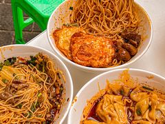 -李与白包子铺(桐梓林店)