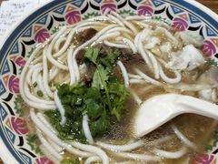 -鑫花溪牛肉米粉(人民广场店)