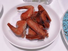 脆皮炸乳鸽-御花园酒店(希尔顿店)