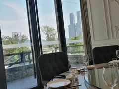 靠窗位-铜锣湾·有麝自然香(长嘉汇购物公园店)