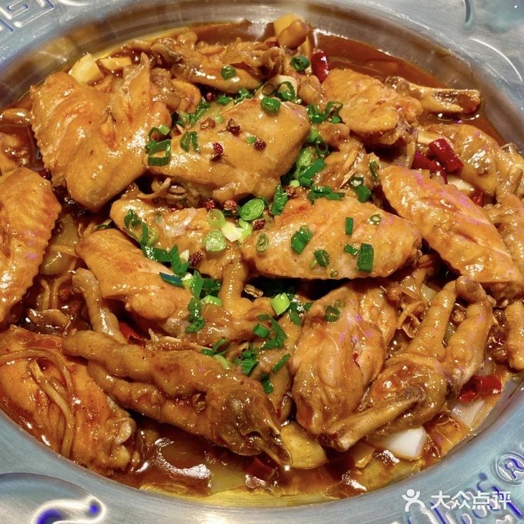 蹲了三个月的肉蟹煲终于被我吃到啦！！