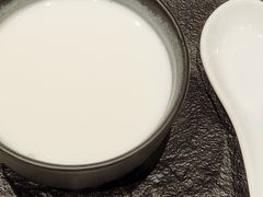 小妹生磨杏仁茶-侨美食家·40年地道粤菜(珠江新城店)
