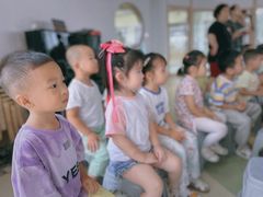 -上海青草地幼儿园