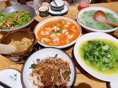 -老滇山寨•云南特色菜•地方菜•民族风情歌舞表演(金碧店)