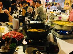 -鲜入围煮花胶鸡海鲜火锅