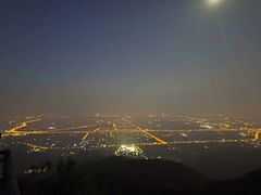 -鬼笑石后山停车场