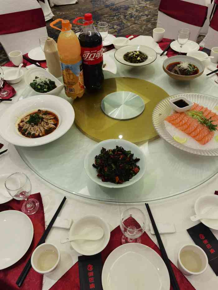 俏巴渝(爱琴海购物公园店)-"距离很近,人气旺,吃货无法拒绝,铁板牛仔.