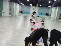 -雅米拉艺术中心(少儿舞蹈培训)