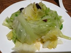 炝炒圆白菜-清真吴记门钉肉饼·喜多利