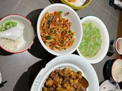 -山涧肴·湘味家肴(松岗满纷天地店)
