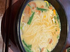-银米·云南传统过桥米线(双廊黑金冠店)