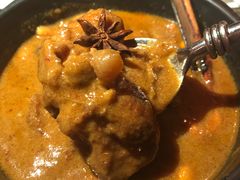 咖喱鸡肉-Ruen Urai