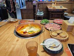 -洱火云南酸菜牛肉火锅(石景山当代商城店)