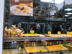 面包甜点陈列柜-鲍师傅糕点(江苏路店)