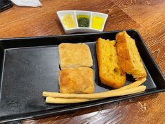 餐前面包蒜黄油-安妮意大利餐厅(世贸天阶店)