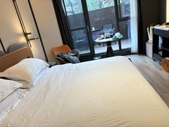 -朵兰达V酒店(成都春熙路太古里国金中心店)