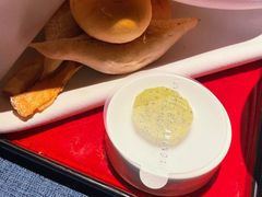 餐前面包-弦月窗LUNETTE BY AMANDA(复兴路店)