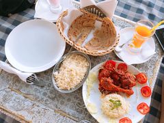 -Lake Shore Hotel & Restaurant