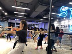 -STAR舞蹈工作室