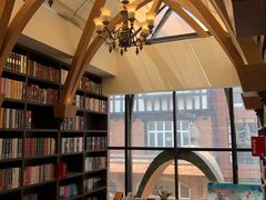 -钟书阁(松江泰晤士小镇店)