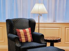 -深圳富苑皇冠假日套房酒店