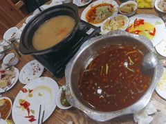 -乡土特色.冷锅鱼.牦牛肉汤锅