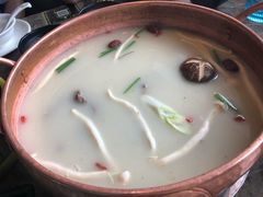 -三人行骨头王火锅(长寿店)