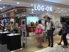 -LOG-ON(海港城店)