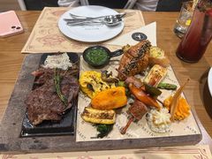 -Mark&Mars Restaurant