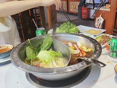-乡土黄·鲜牛肉火锅·小龙虾(兴业街店)