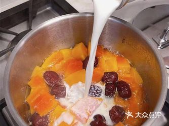 我爱上木瓜了,以前我压根不吃。不放糖都比甜品好吃