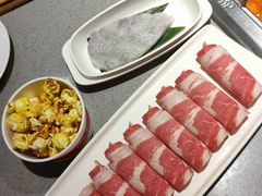 -海底捞火锅(新松江路生日主题店)