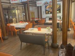 -阿瓦山寨·湘菜现炒·剁椒鱼头王(咸阳总店)