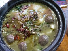 -周鱼小馆石锅酸菜鱼(活力汇店)