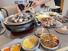 -围炉肉舍•炭烤活鳗•丹东海鲜烤肉(步行街店)