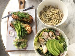 丹麦开放三文治配吞拿鱼牛油果-农畉LONFOOD(福田星河COCOPark店)