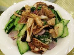 丝瓜炒鲜鱿-明记海鲜酒家