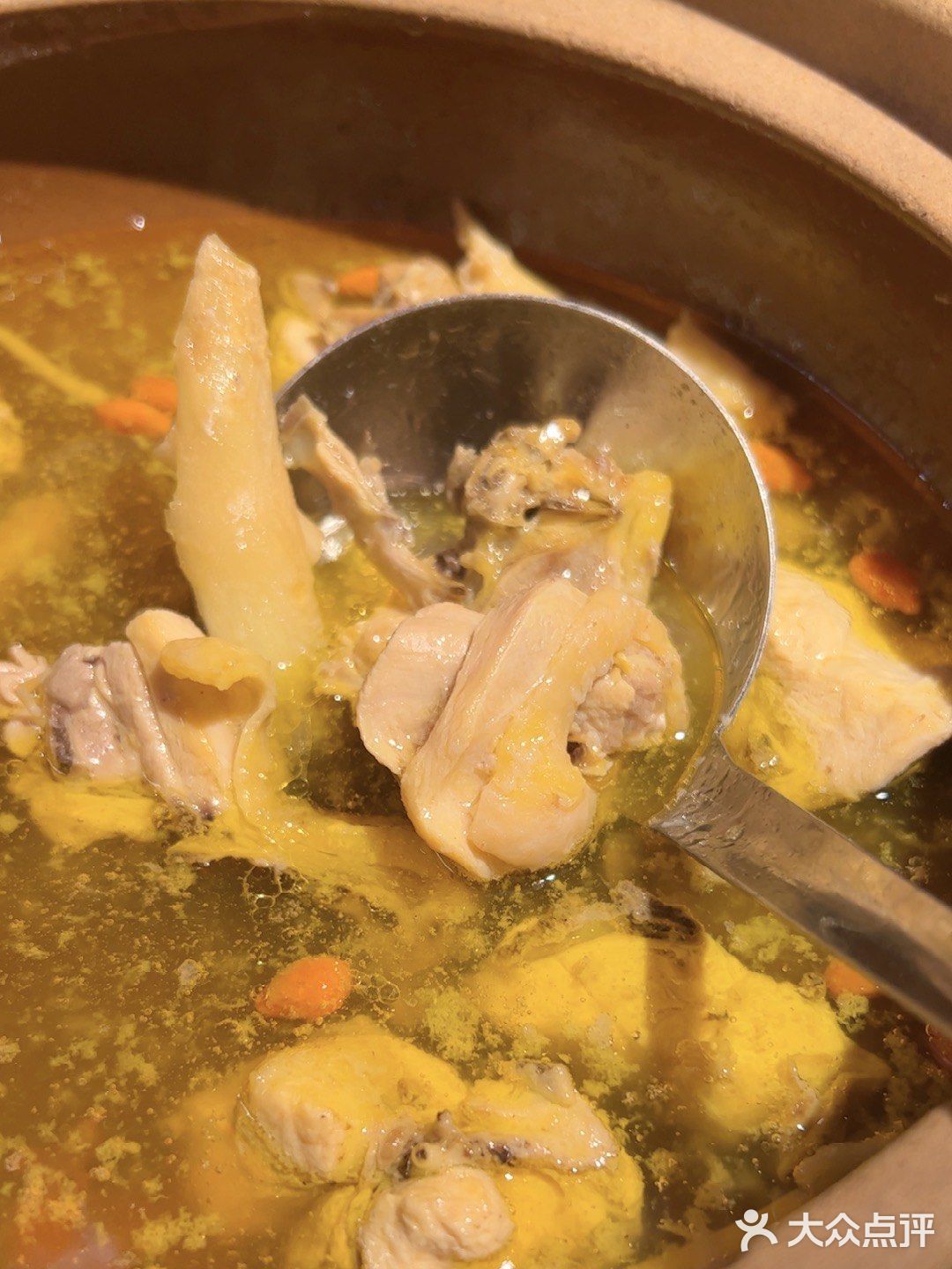 总体是好吃的!和威皇差不多但是煲仔饭比威皇的好吃