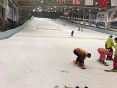 景点-乔波室内滑雪场
