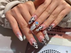 -丽心自助美甲美睫