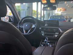 -上海宝信宝马4S店